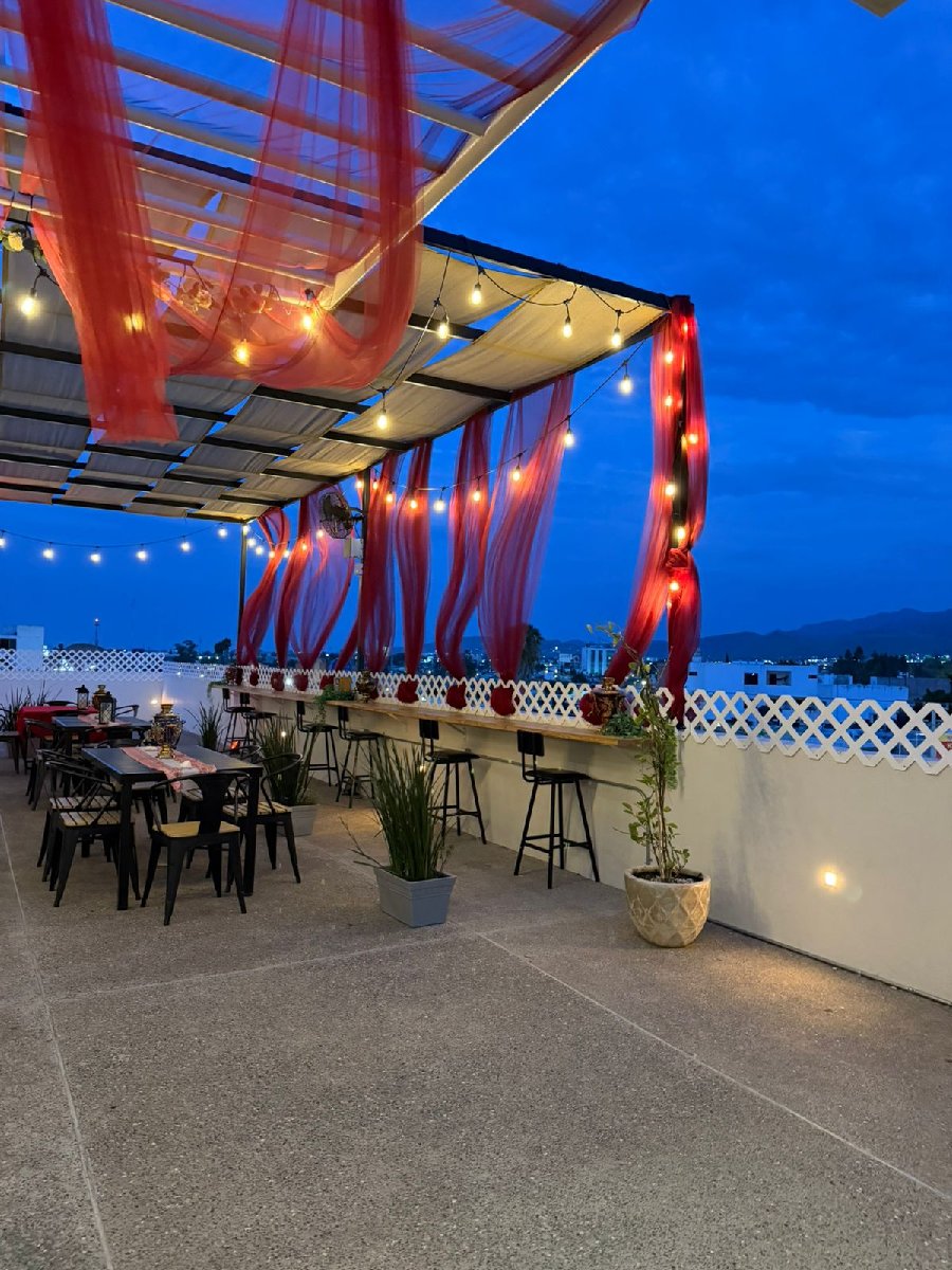 Terraza Alvakova al atardecer