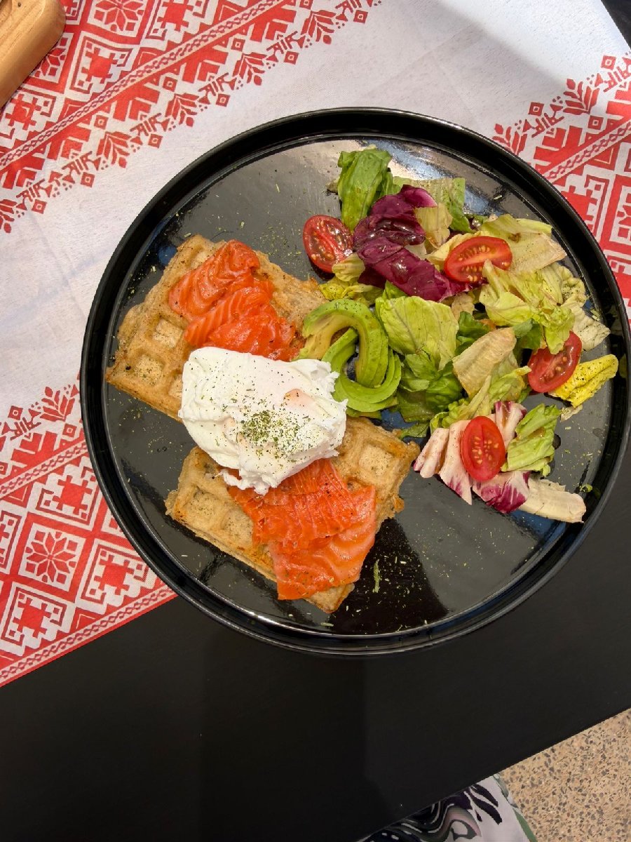 Brunch ruso con salmón